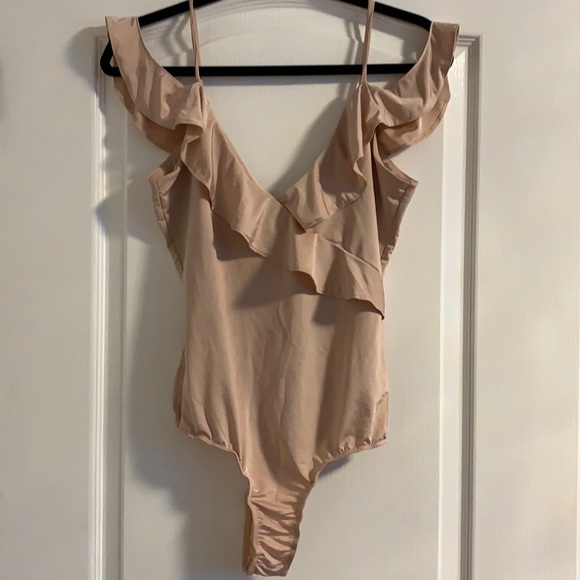 Ruffle Bodysuit - Picture 4 of 7